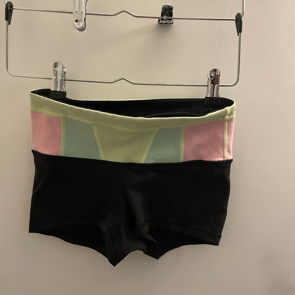 lululemon yoga shorts, size 2